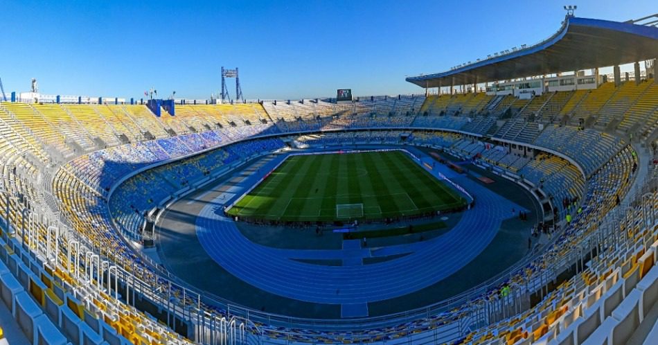 مدرب منتخب النيجر يبدي إعجابه بملعب طنجة الكبير
