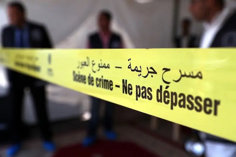 شاب ينهي حياة صديقه بطعنات في حي كورزيانة ويفر إلى وجهة مجهولة