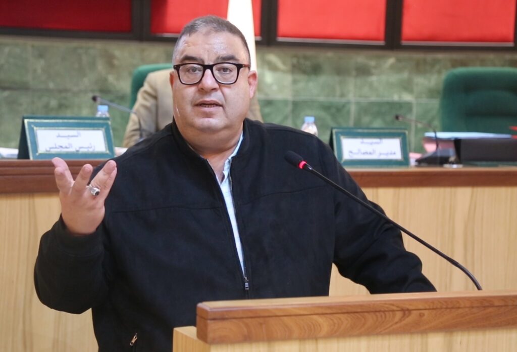 نائب عمدة طنجة يُعلن عن انتهاء مرحلة “التراشق السياسي” بين أعضاء مجلس المدينة