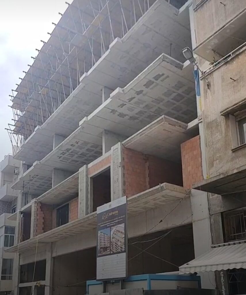 مصرع عامل يثير تساؤلات حول إجراءات السلامة في أوراش البناء بطنجة!