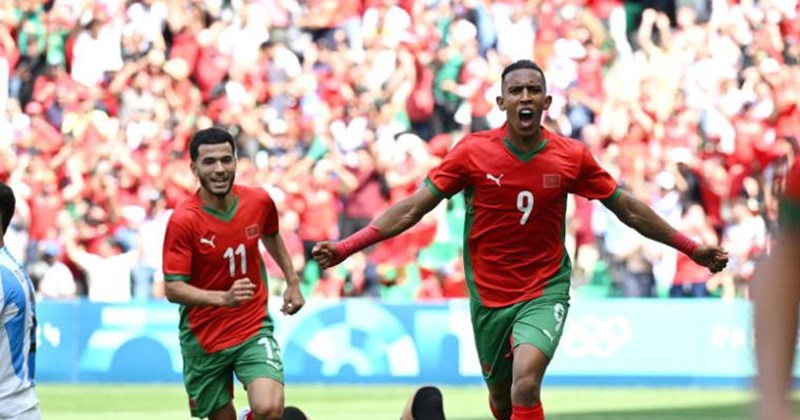 بعثة المنتخب الأولمبي تتجه صوب باريس استعدادا لمواجهة أمريكا