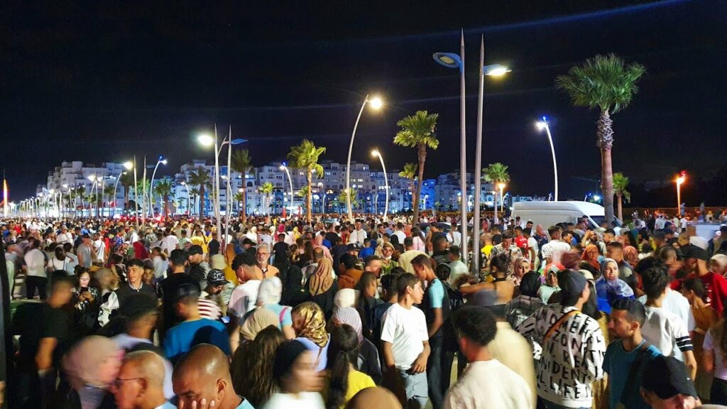صحيفة متخصصة تكشف عواقب السياحة المفرطة بمدن الشمال
