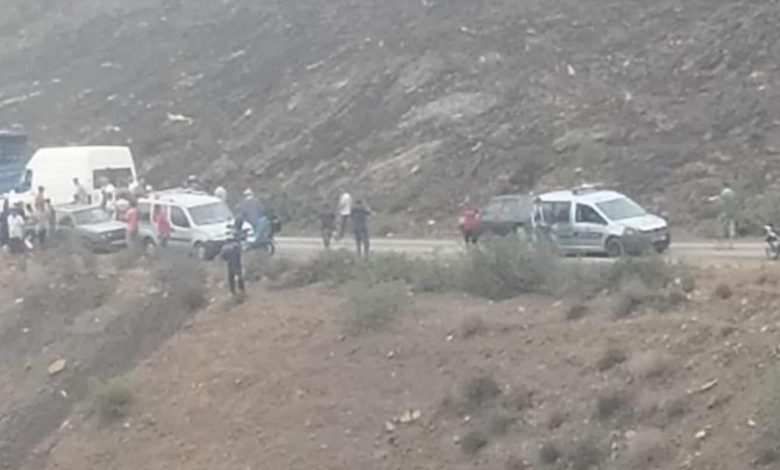 انقلاب سيارة عائلية يتسبب في وفاة أربعة أشخاص