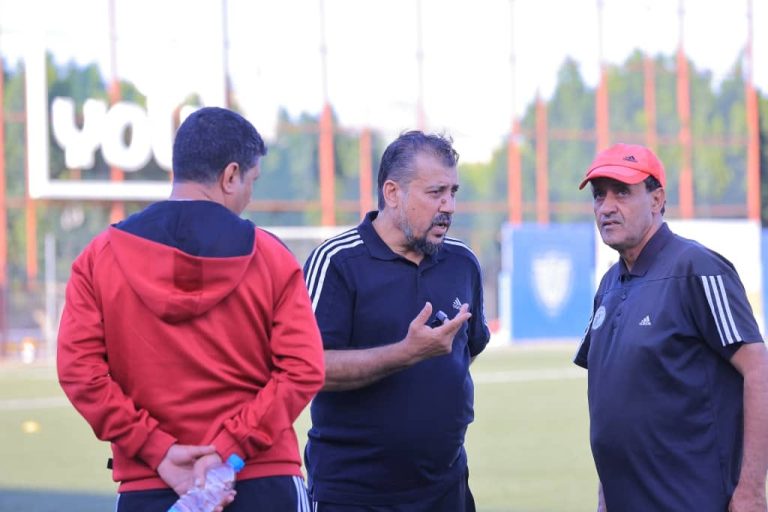 إدريس المرابط يتعاقد مع بطل الدوري اليمني لقيادته في الموسم الجديد