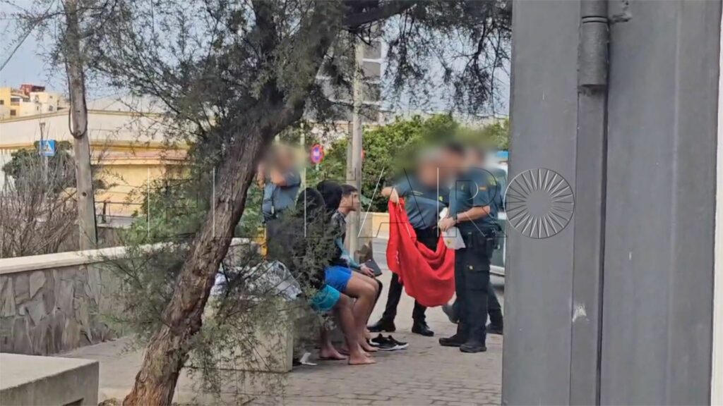جزائريون يصلون سباحة إلى سواحل سبتة