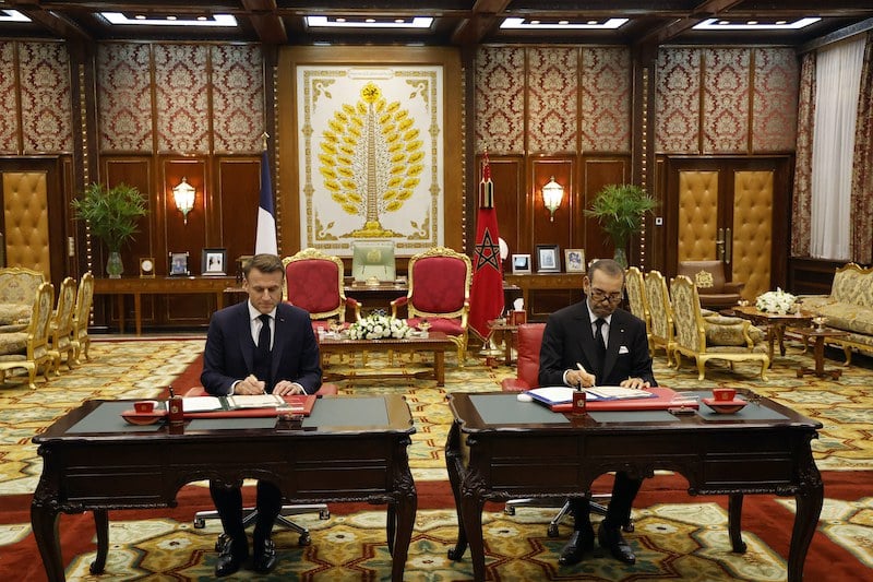 الملك وماكرون يوقعان على “شراكة استثنائية” تقوم على احترام السيادة وعدم التدخل في الشؤون الداخلية والاختيارات الخارجية