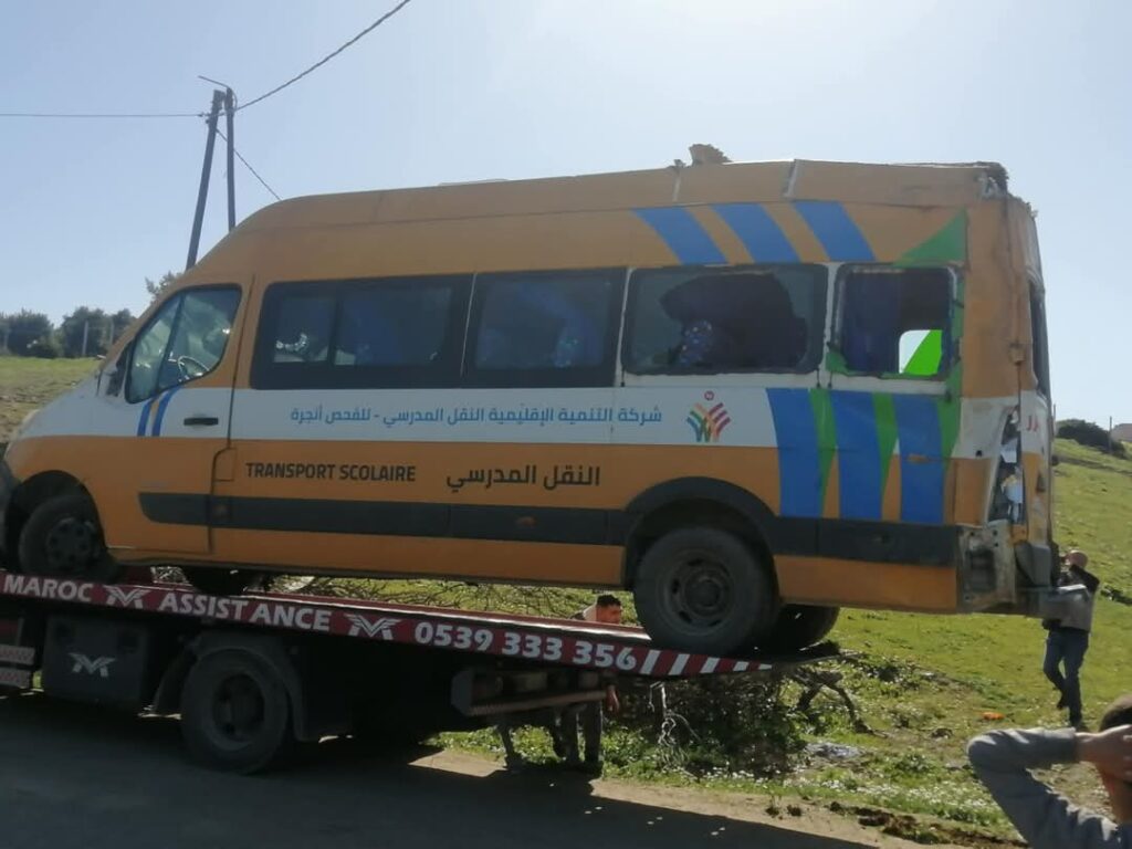 انقلاب حافلة مدرسية بملوسة يستنفر السلطات