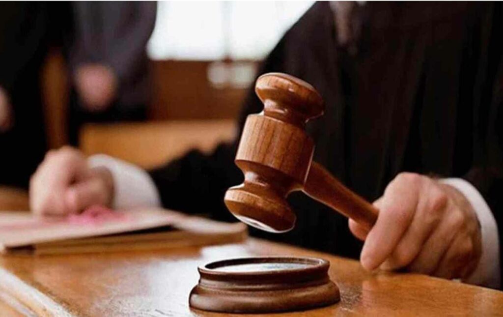 بعد قصة “بتر عضوه التناسلي”.. محكمة الحسيمة تدين سائحا ألمانيا بالسجن