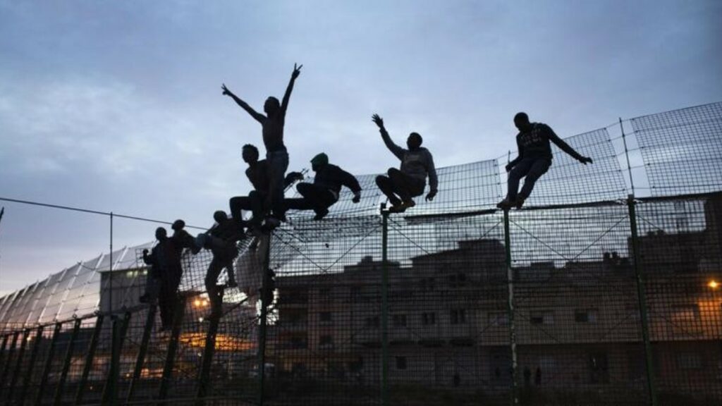 بينهم جزائريون.. حملة أمنية بالفنيدق تُسفر عن توقيف 156 مرشحا للهجرة السرية