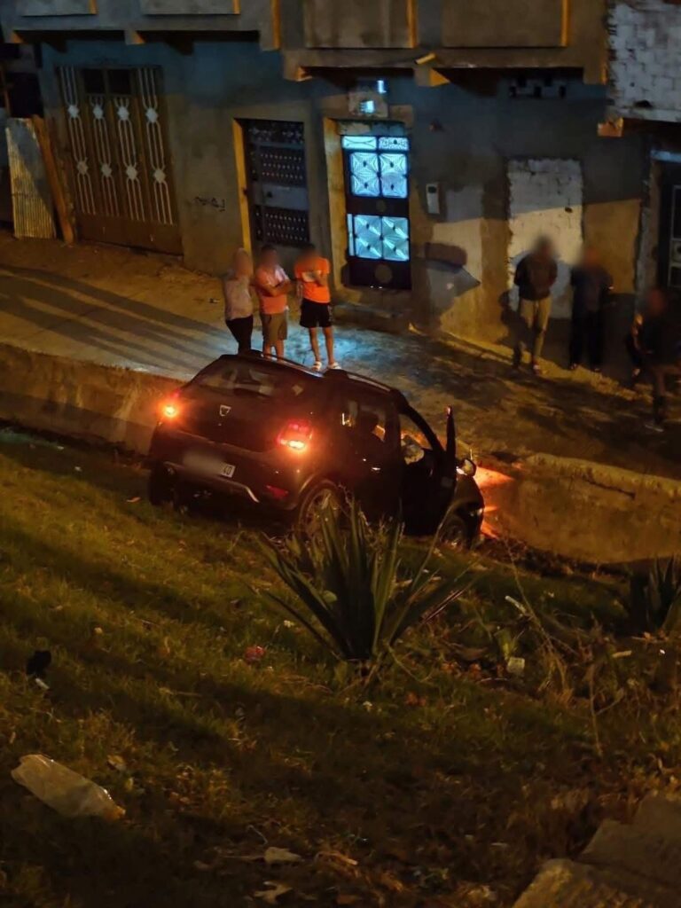 (صور) حادثة مأساوية بطنجة.. مصرع سيدة وإصابة مرافقها في اصطدام دراجة نارية بسيارة مسرعة
