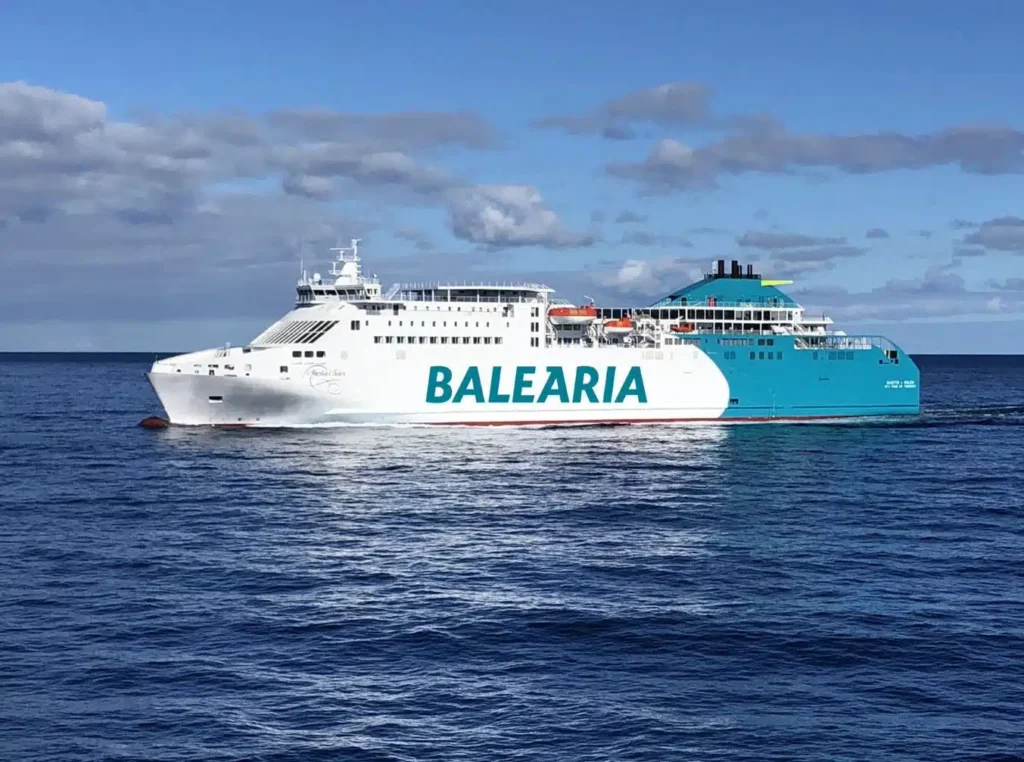 “باليريا” في قفص الاتهام.. الشركة الإسبانية تحتجز مغاربة لساعات بين طريفة وطنجة في ظروف غير إنسانية