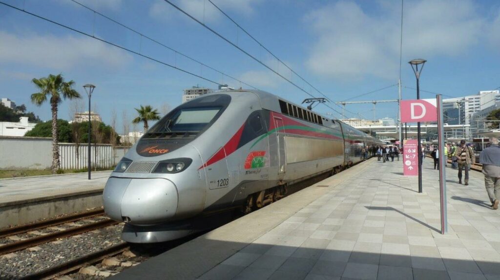 الاختناق المروري يجدد الدعوات لربط طنجة وتطوان بالسكة الحديدية