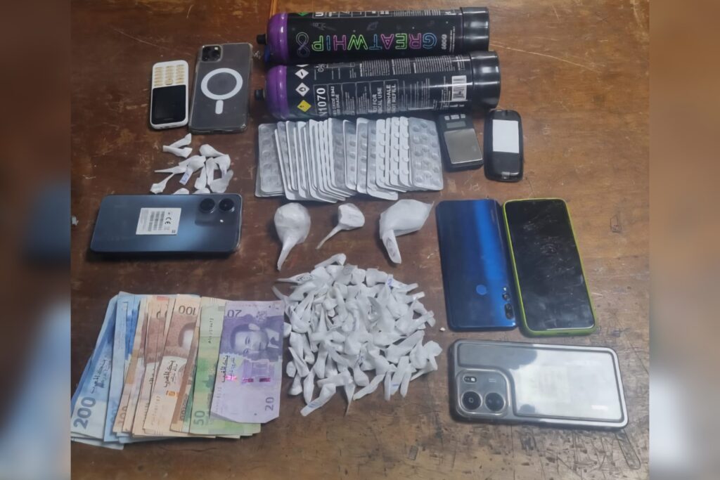 ضربة أمنية بطنجة: حجز كوكايين وأقراص مهلوسة وغاز الضحك وتوقيف مروجين