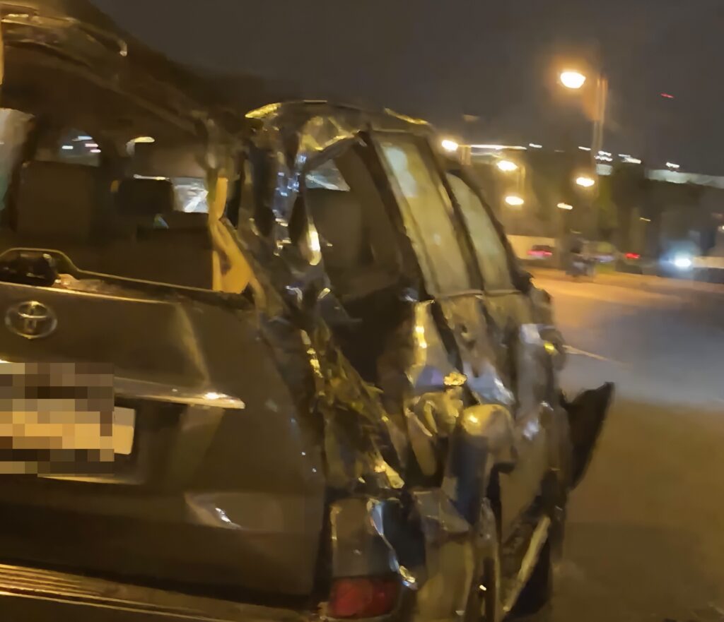 انقلاب سيارة بقنطرة مغوغة بطنجة.. إصابتان بسبب السرعة والأمطار