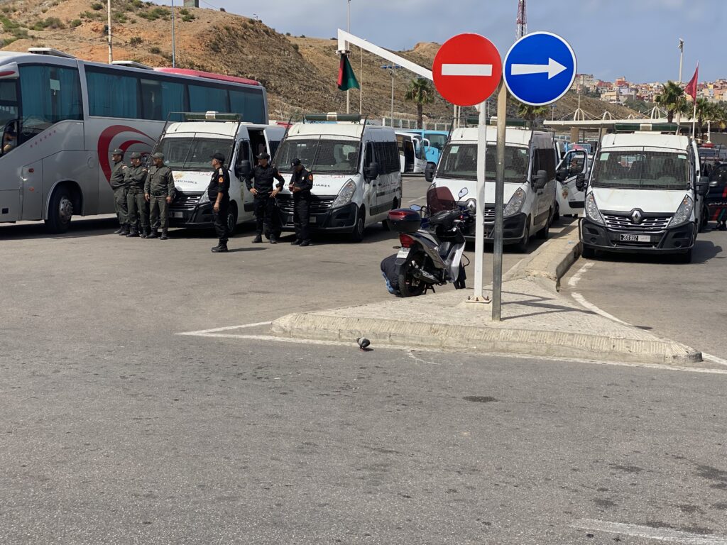 استنفار أمني بجهة طنجة تطوان الحسيمة بعد تداول دعوات لاقتحام سبتة المحتلة