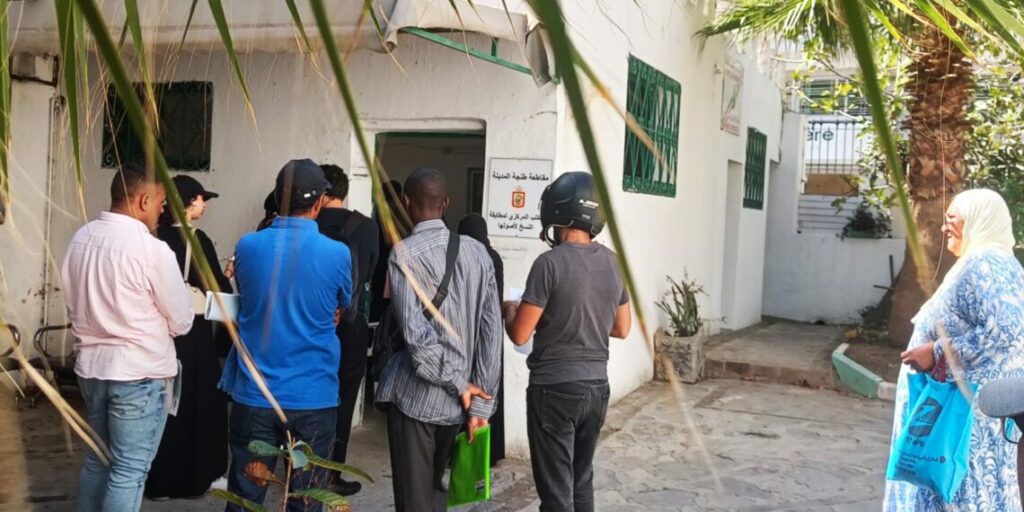 بعد مراسلة الوالي.. مقاطعات طنجة تفتح ورش تبسيط المساطر وسط دعوات لتوضيح الإجراءات وتوحيد الرؤية