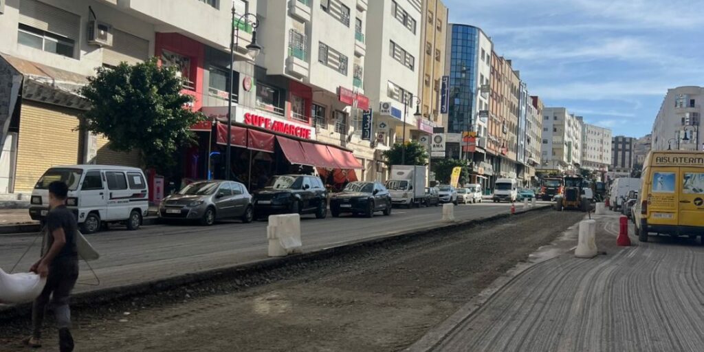 قبيل كأس الأمم الأفريقية.. الشروع في إعادة تهيئة واحد من أطول شوارع مدينة طنجة