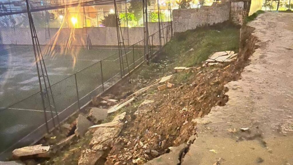 انهيار جديد لسور بطنجة يثير المخاوف بشأن سلامة البنيات التحتية في ظل التساقطات الغزيرة