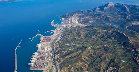 منصة دولية: طنجة المتوسط.. نموذج عالمي لميناء صديق للبيئة