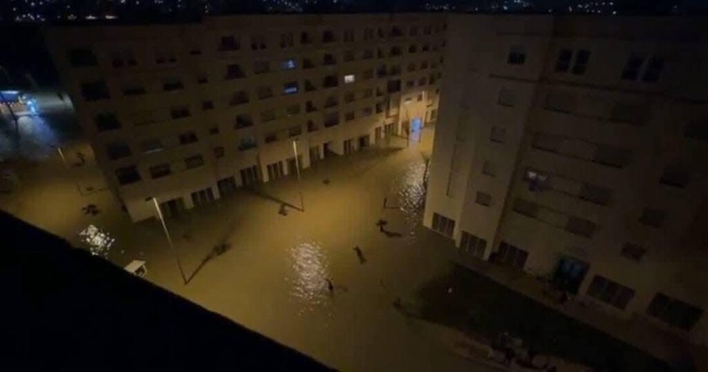 الأمطار تكشف اختلالات التعمير بطنجة: تجزئات سكنية فوق مجاري الأودية
