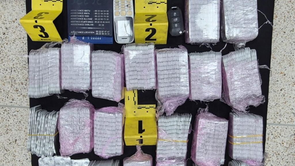 توقيف شخص بحوزته 12 ألف قرص مخدر “ريفوتريل” ببني مكادة