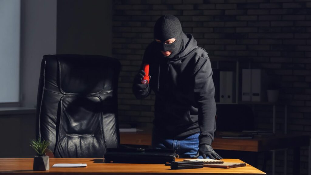 سطو على فيلا بحي السوريين بطنجة أثناء خروج الأسرة لأداء صلاة التراويح