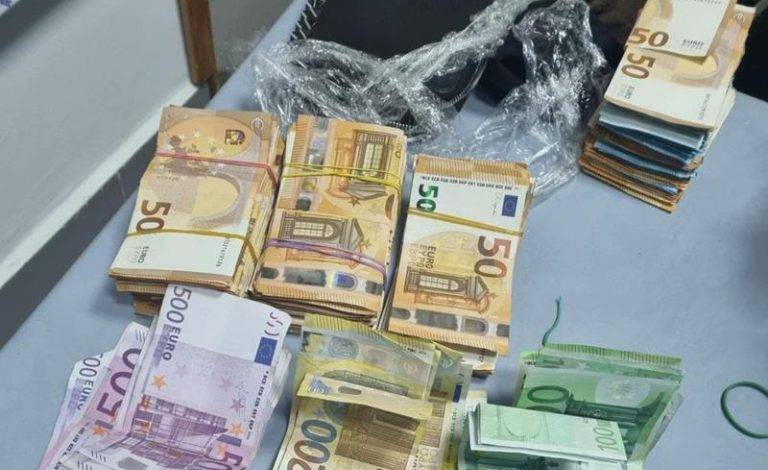 الجمارك تكشف حصيلة ضخمة لمحاربة تهريب العملة وغسل الأموال