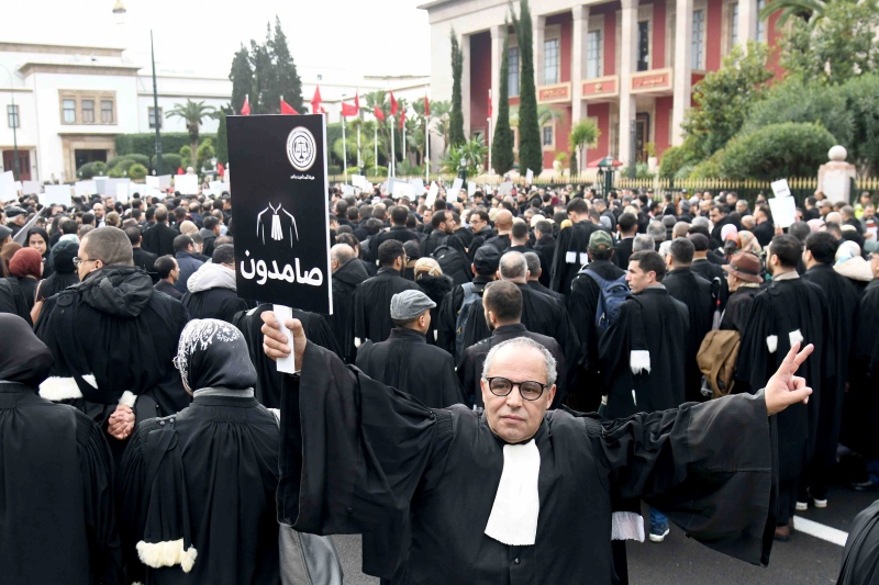 بعد أكثر من 15 ساعة من الاجتماعات.. المحامون يواصلون التوقف عن الخدمات المهنية
